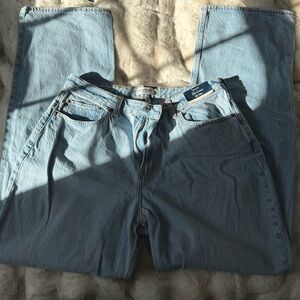 Abercrombie & Fitch Women’s “The Loose” jeans - Light Blue